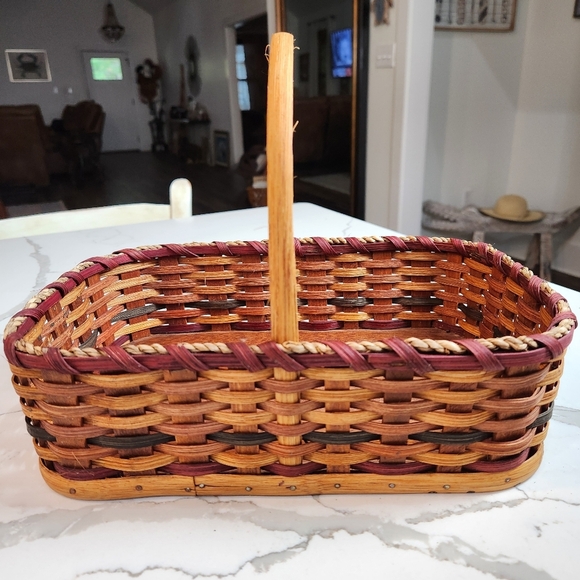 AMISH HANDMADE WOVEN BASKET IN REGENSBURG PENNSYLVANIA - Picture 1 of 6